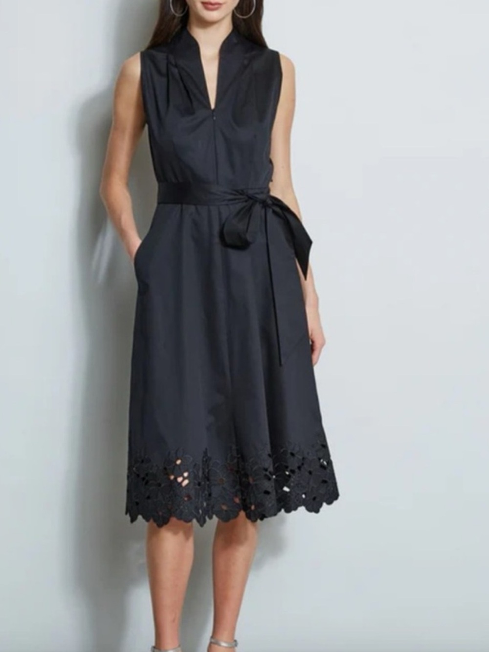 Elie Tahari Black Sleeveless Tie-Waist Midi Dress